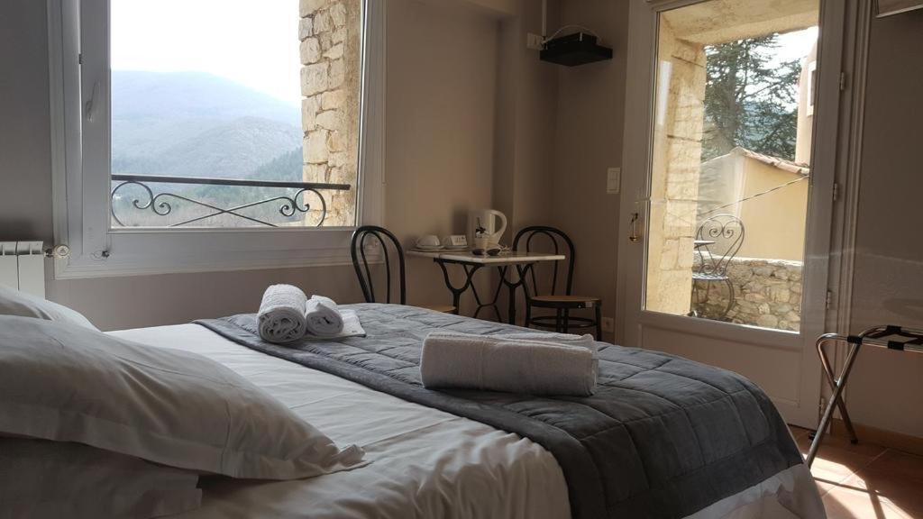 Hotel L'Oustau De La Font Reilhanette Номер фото